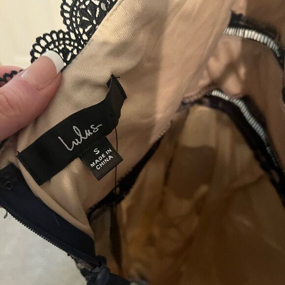 Lulu's Alluring Dream Navy Midi Dress Floral Mesh Spaghetti Strap Sz S - Picture 4 of 5